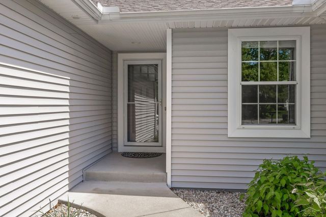 2616 Deerwood Circle, Midland, MI 48642