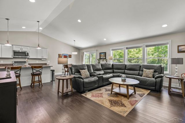 2616 Deerwood Circle, Midland, MI 48642