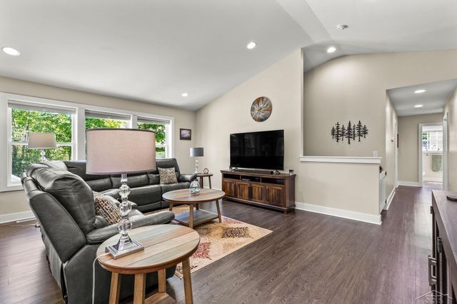 2616 Deerwood Circle, Midland, MI 48642