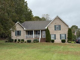 1002 Bledsoe Dr, Castalian Springs, TN 37031