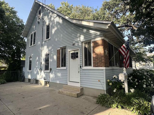 905 4th Street, Brodhead, WI 53520