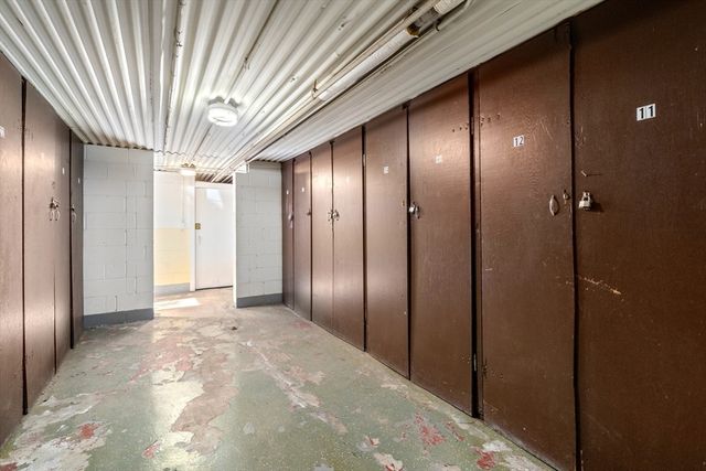 84 Grant St 12, Somerville, MA 02145