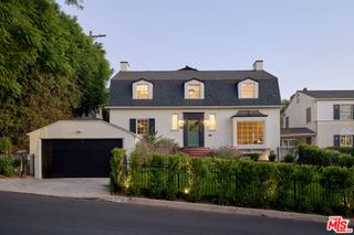 5712 Spring Oak Drive, Los Angeles, CA 90068