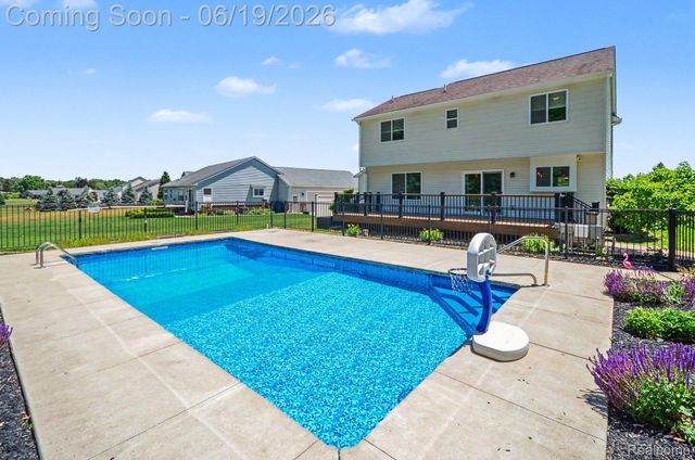 3455 N Quarry Creek Drive, White Lake Charter Township, MI 48383