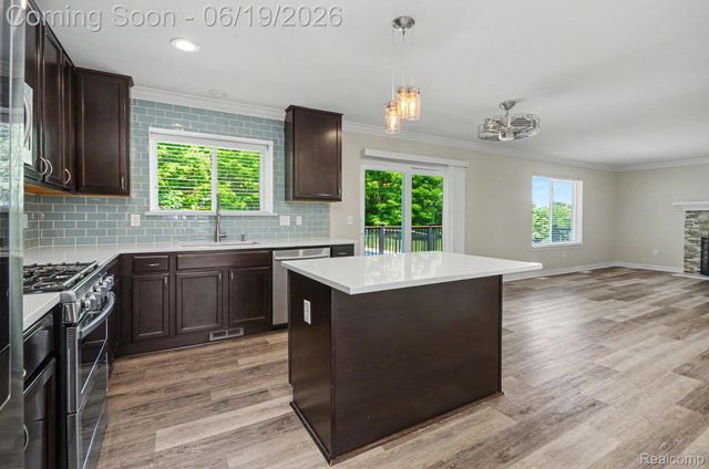 3455 N Quarry Creek Drive, White Lake Charter Township, MI 48383
