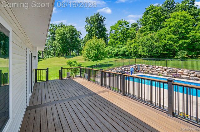 3455 N Quarry Creek Drive, White Lake Charter Township, MI 48383