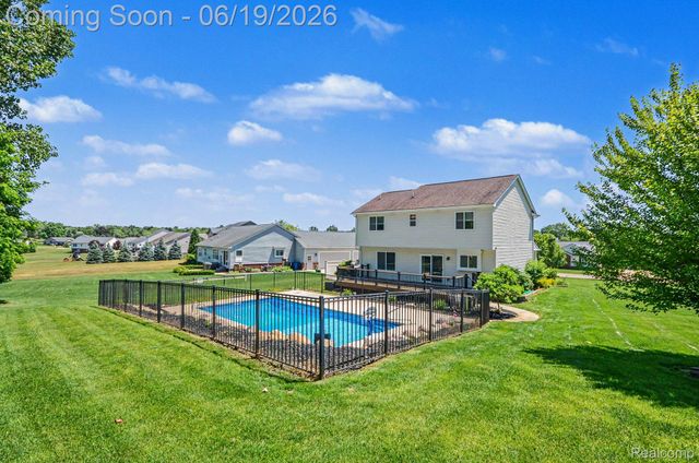 3455 N Quarry Creek Drive, White Lake Charter Township, MI 48383