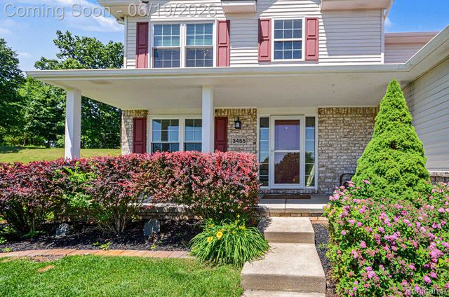 3455 N Quarry Creek Drive, White Lake Charter Township, MI 48383