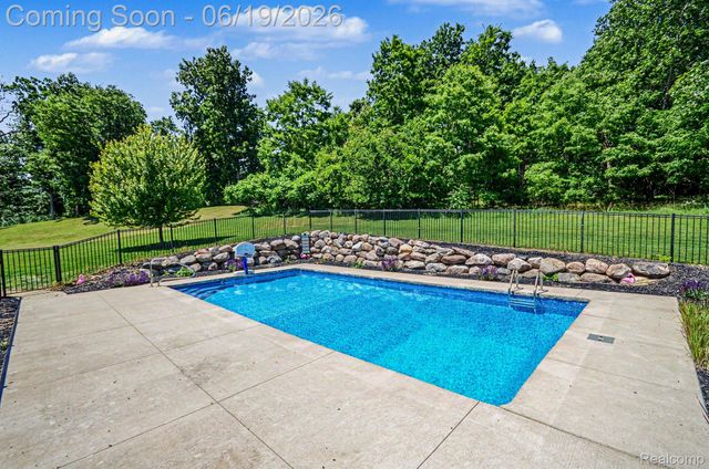 3455 N Quarry Creek Drive, White Lake Charter Township, MI 48383