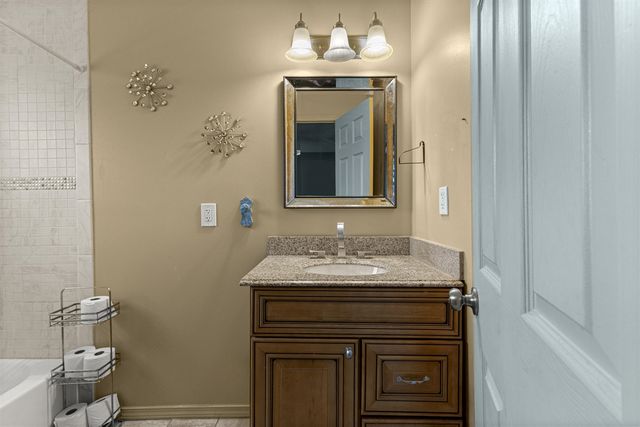 5757 Arcola Street, Garden City, MI 48135