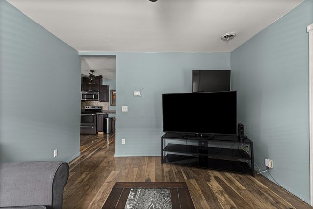 5757 Arcola Street, Garden City, MI 48135