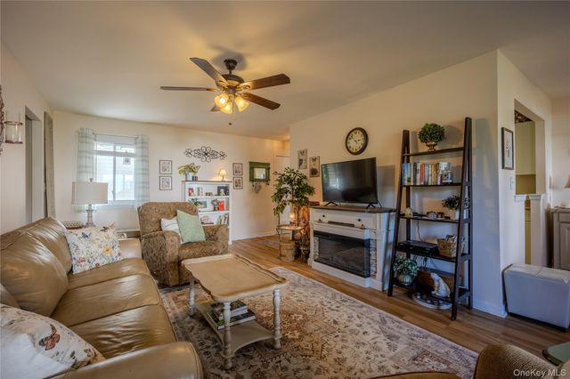 24 Village Park Drive 1F, Fishkill, NY 12524