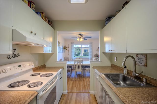 24 Village Park Drive 1F, Fishkill, NY 12524