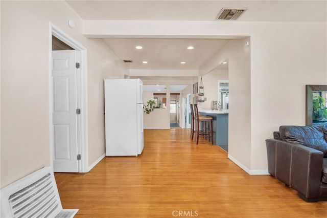 829 Cooper Ave, Los Angeles, CA 90042