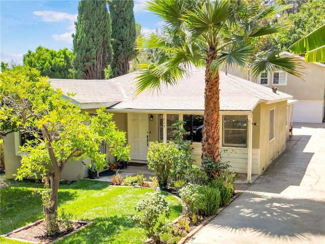 829 Cooper Ave, Los Angeles, CA 90042