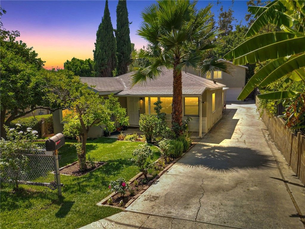 829 Cooper Ave, Los Angeles, CA 90042