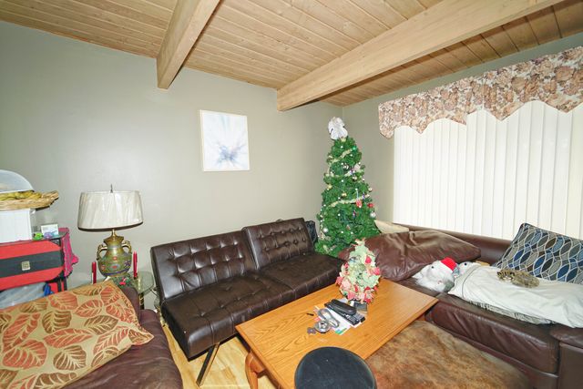 389 Meadow Green Lane 1, Round Lake Beach, IL 60073