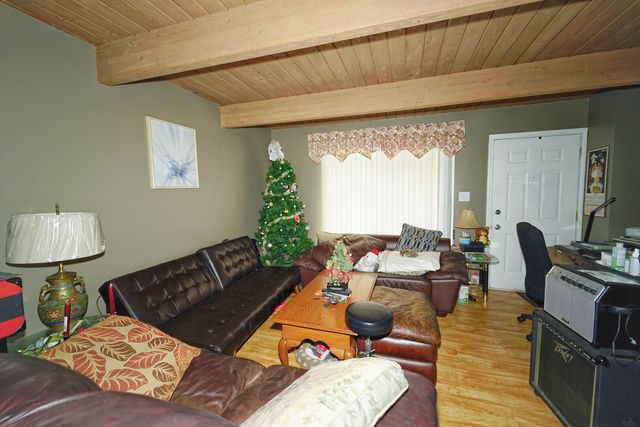 389 Meadow Green Lane 1, Round Lake Beach, IL 60073