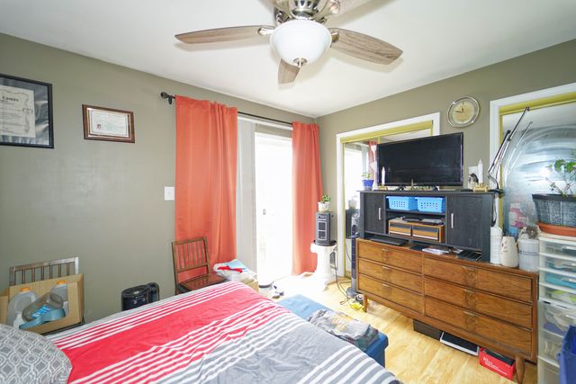 389 Meadow Green Lane 1, Round Lake Beach, IL 60073
