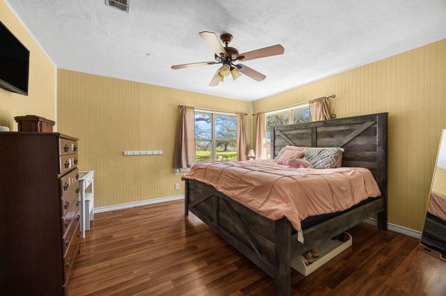 102 North Street, Columbus, TX 78934