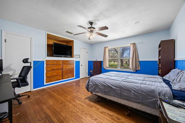 102 North Street, Columbus, TX 78934