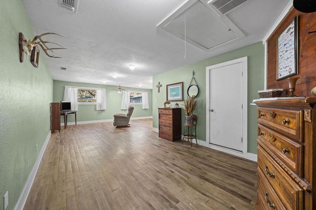 102 North Street, Columbus, TX 78934