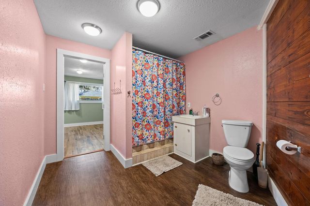 102 North Street, Columbus, TX 78934