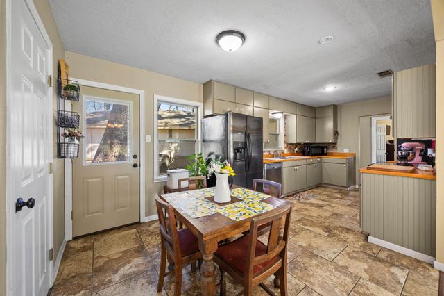 102 North Street, Columbus, TX 78934