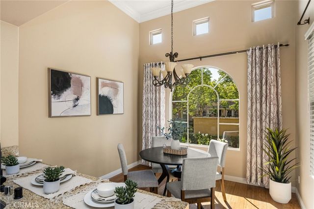 125 Chantilly, Irvine, CA 92620