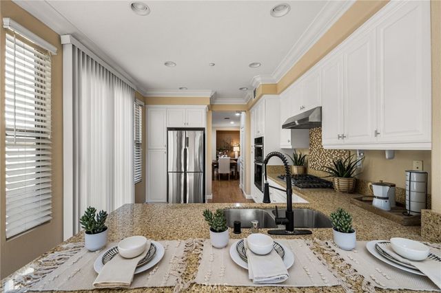 125 Chantilly, Irvine, CA 92620
