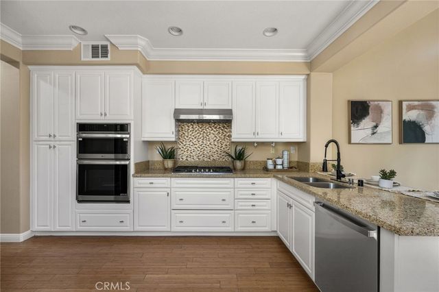 125 Chantilly, Irvine, CA 92620