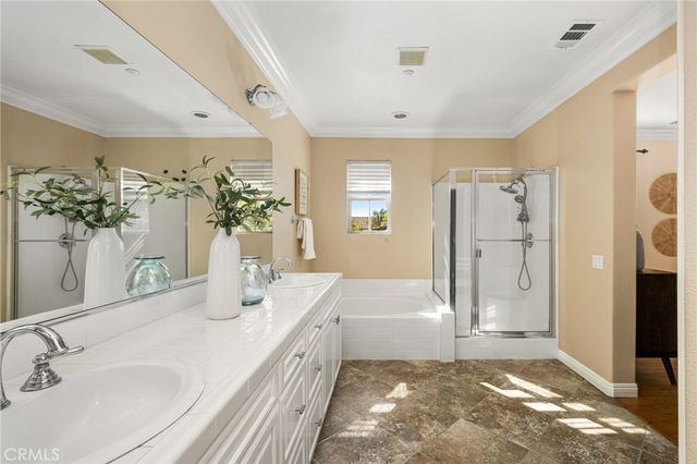 125 Chantilly, Irvine, CA 92620