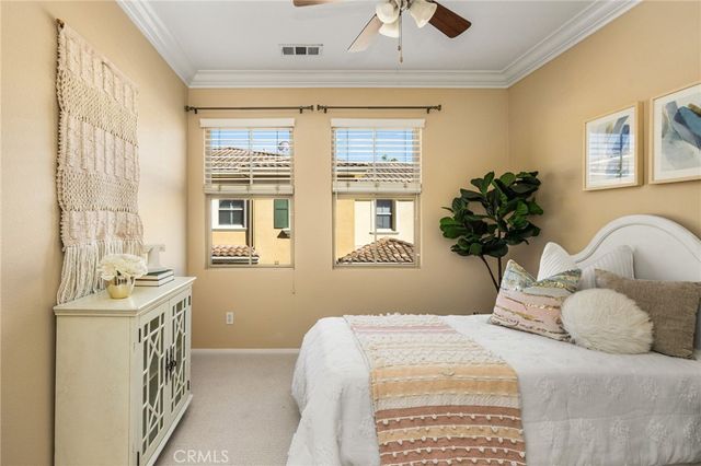 125 Chantilly, Irvine, CA 92620