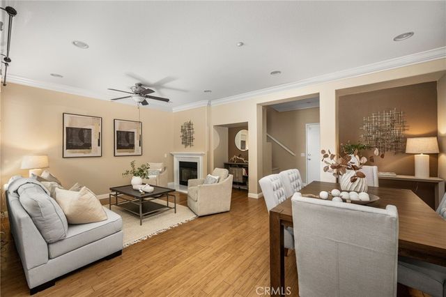 125 Chantilly, Irvine, CA 92620