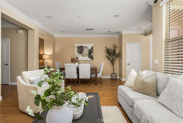 125 Chantilly, Irvine, CA 92620