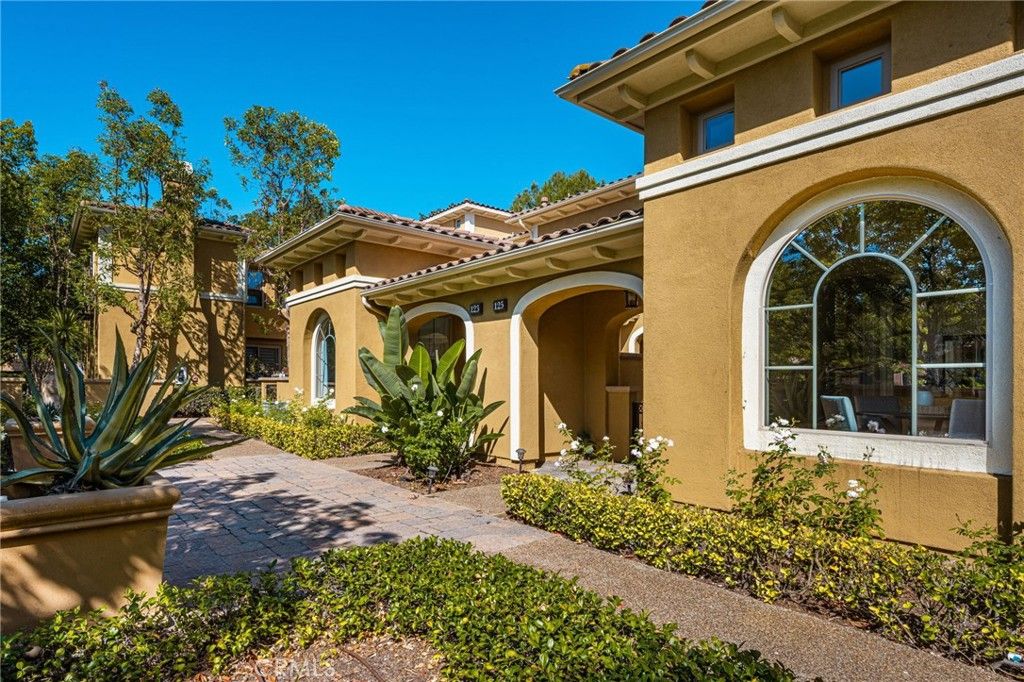 125 Chantilly, Irvine, CA 92620