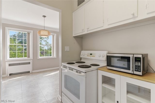 15820 Van Aken Boulevard, Shaker Heights, OH 44120