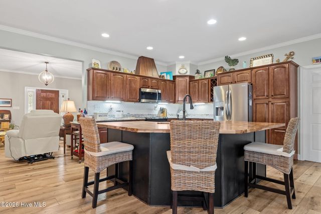 208 Shoreline Drive, Cedar Point, NC 28584