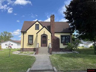 718 N 6th Street, St. James, MN 56081