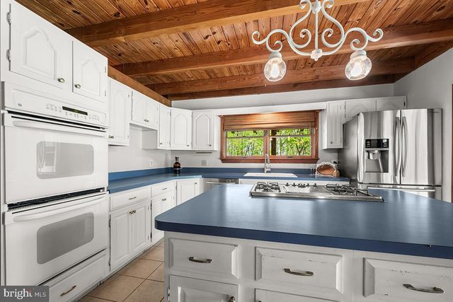 37844 NICEWARNER LN, Lovettsville, VA 20180