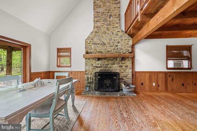 37844 NICEWARNER LN, Lovettsville, VA 20180