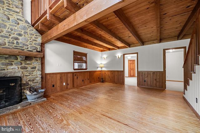 37844 NICEWARNER LN, Lovettsville, VA 20180