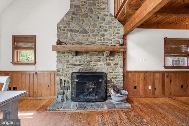 37844 NICEWARNER LN, Lovettsville, VA 20180