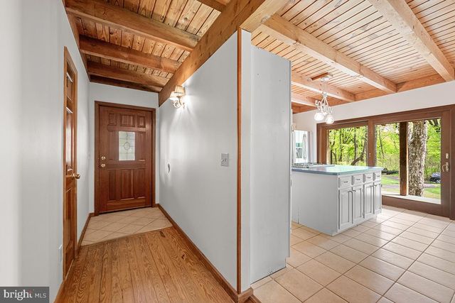 37844 NICEWARNER LN, Lovettsville, VA 20180