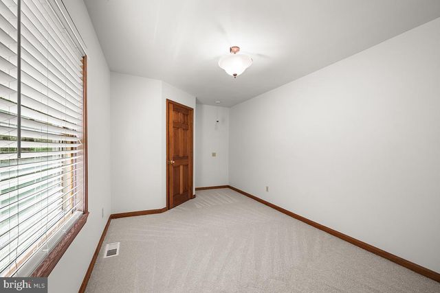 37844 NICEWARNER LN, Lovettsville, VA 20180