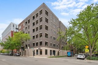 340 W Evergreen Avenue, Chicago, IL 60610