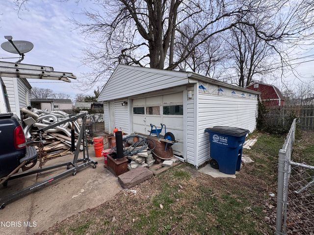 1343 Almon Avenue, Toledo, OH 43614
