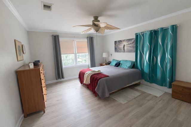 614 Sunset Lane, La Marque, TX 77568