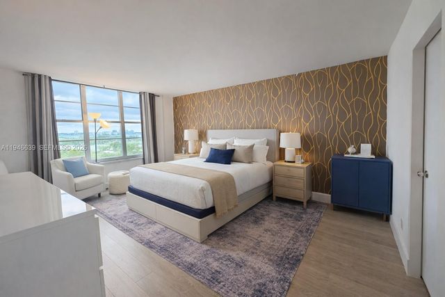 5700 Collins Ave 15F, Miami Beach, FL 33140