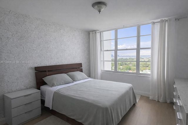 5700 Collins Ave 15F, Miami Beach, FL 33140